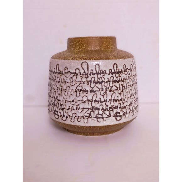 Signature Design by Ashley Ceramic Farmhouse Rustic Meghan Vase Home Decor - Picture 6 of 7